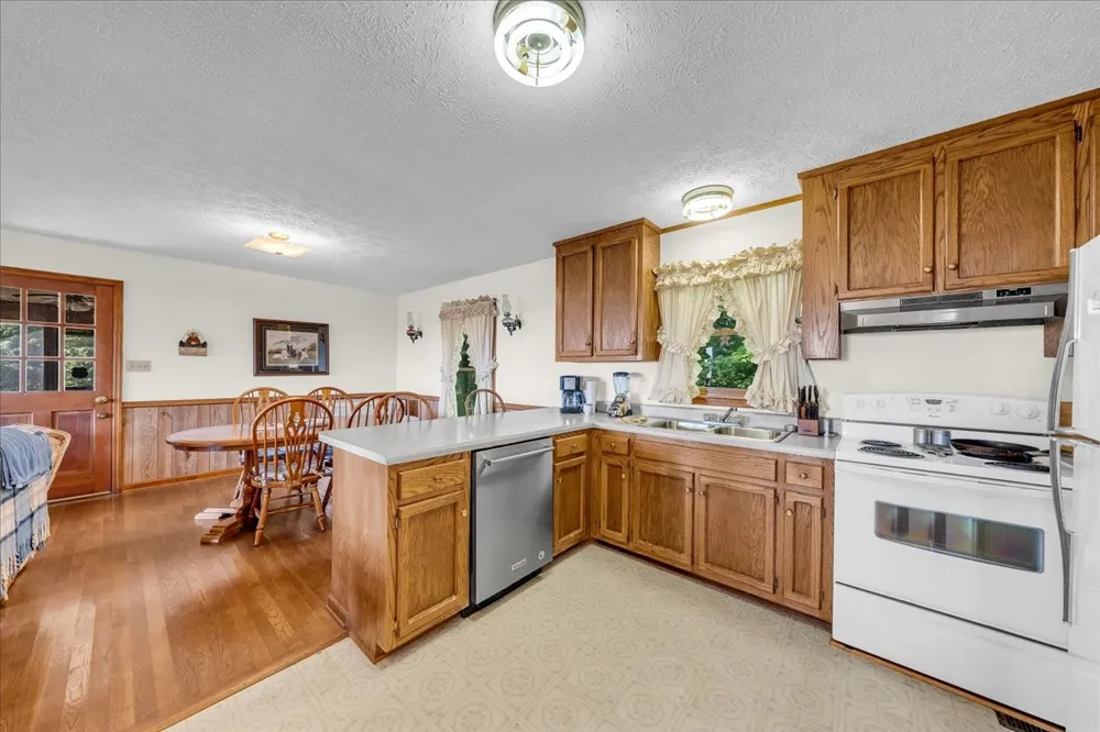7383 Dale Ridge Rd Lancaster, TN 38569