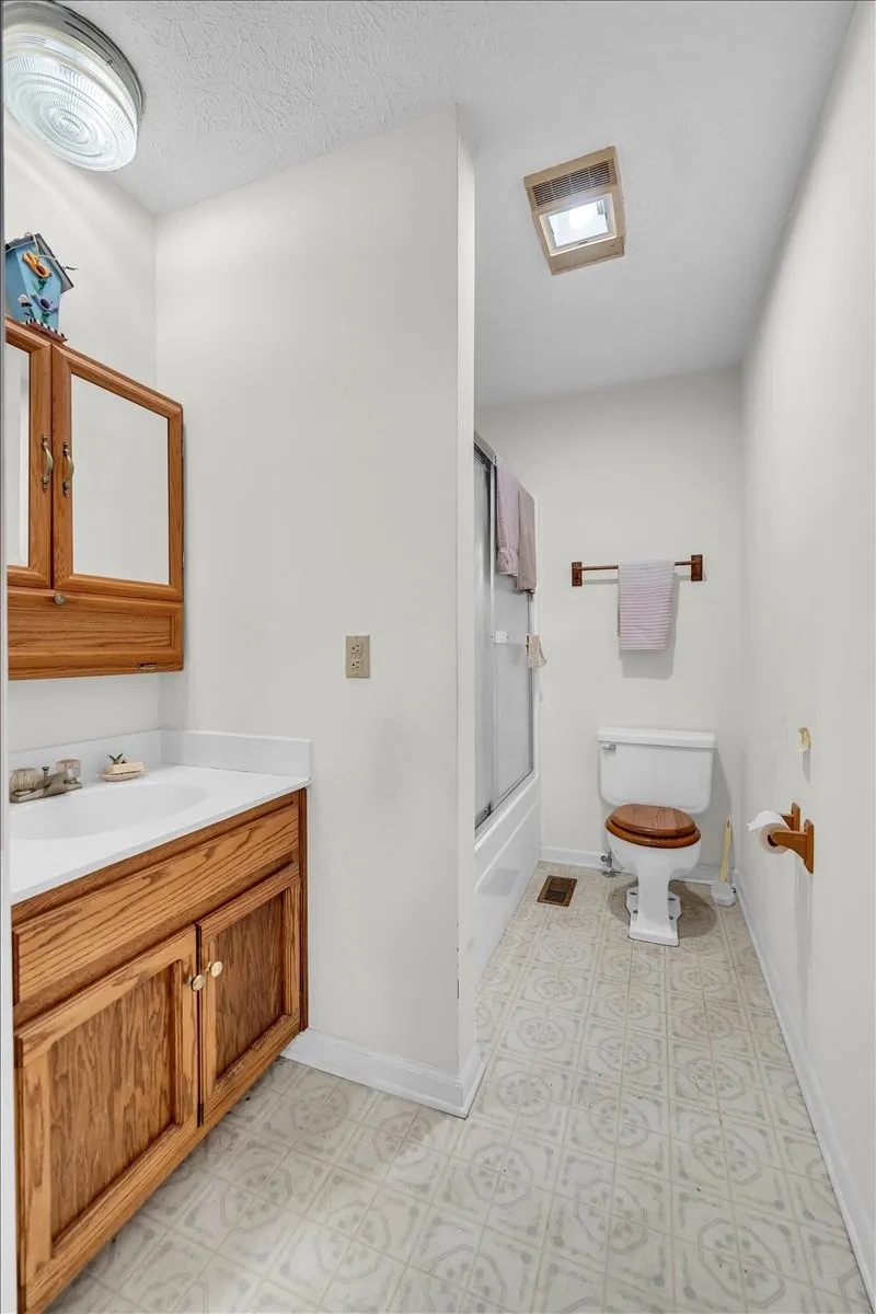 7383 Dale Ridge Rd Lancaster, TN 38569