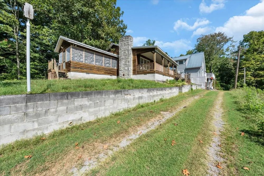 7383 Dale Ridge Rd Lancaster, TN 38569