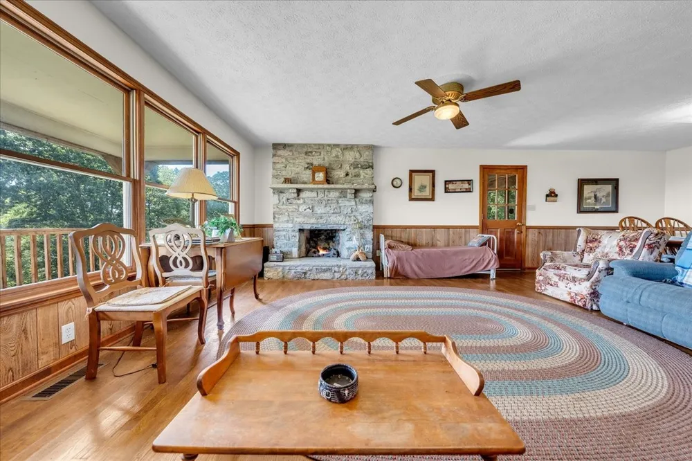 7383 Dale Ridge Rd Lancaster, TN 38569