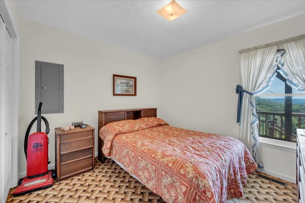 7383 Dale Ridge Rd Lancaster, TN 38569