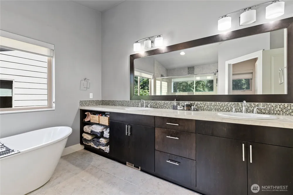 13521 SE 81st Place Newcastle, WA 98059