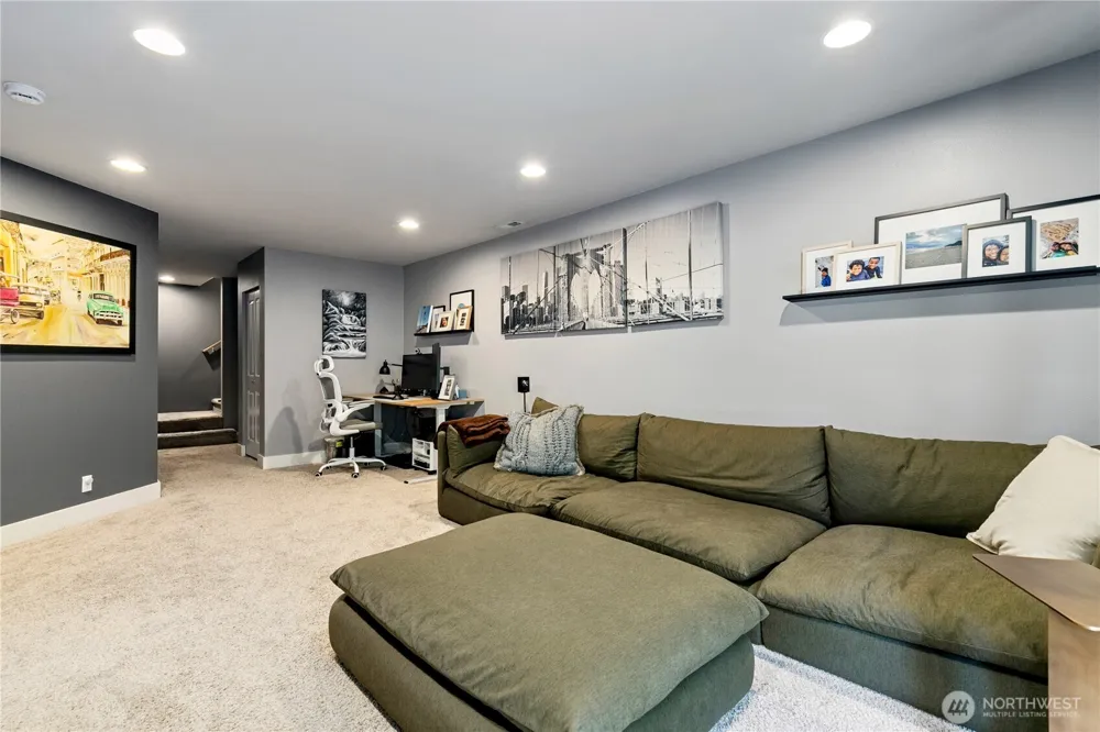 13521 SE 81st Place Newcastle, WA 98059