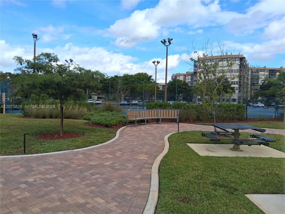 900 St Charles Pl #PH5 Pembroke Pines, FL 33026