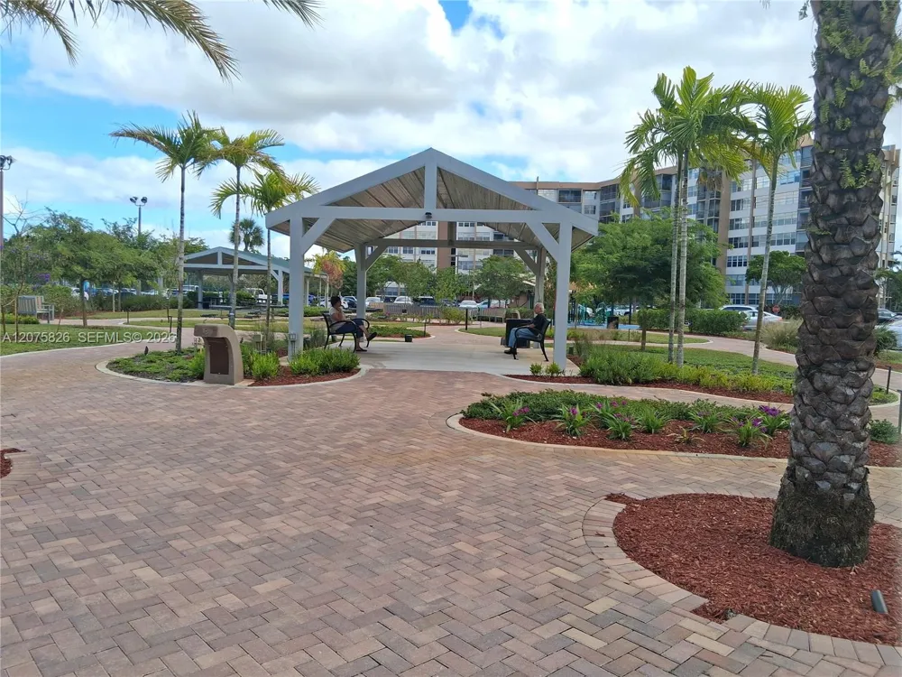 900 St Charles Pl #PH5 Pembroke Pines, FL 33026