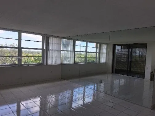 900 St Charles Pl #PH5 Pembroke Pines, FL 33026