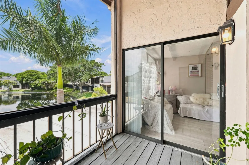 958 Mockingbird Ln #513 Plantation, FL 33324