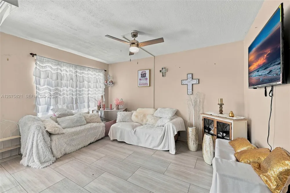 958 Mockingbird Ln #513 Plantation, FL 33324