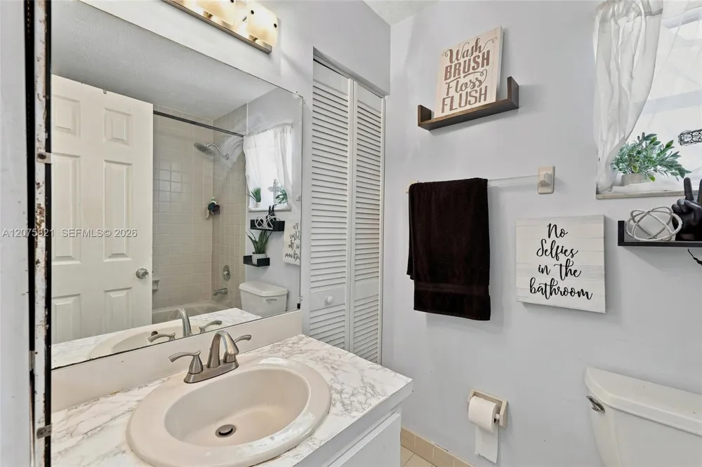 958 Mockingbird Ln #513 Plantation, FL 33324
