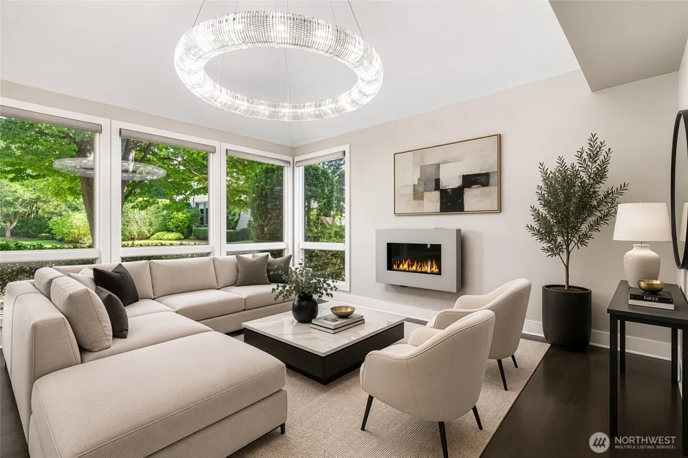 1748 Bellevue Way NE #1 Bellevue, WA 98004