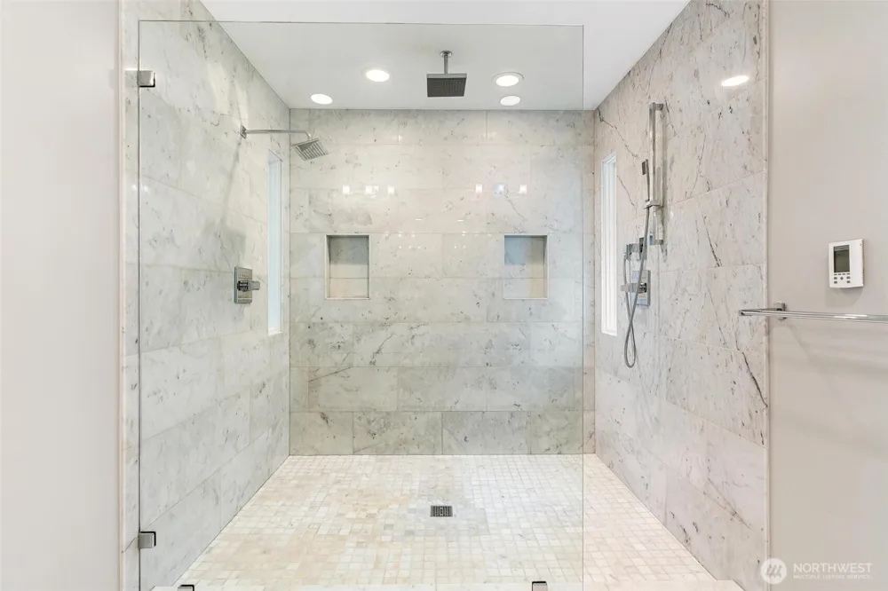 1748 Bellevue Way NE #1 Bellevue, WA 98004