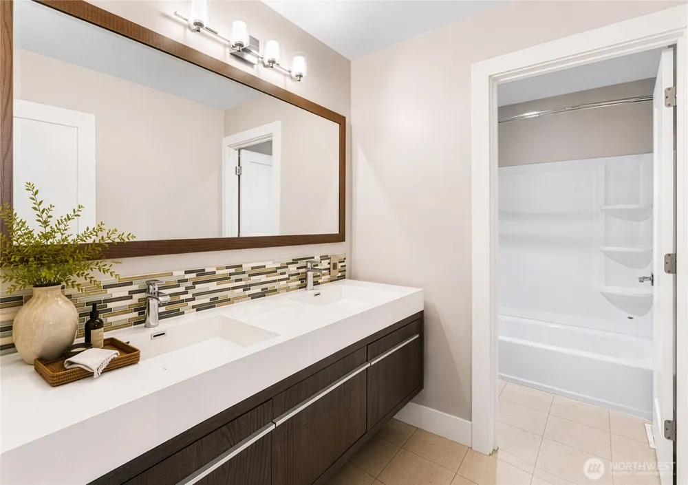 1748 Bellevue Way NE #1 Bellevue, WA 98004