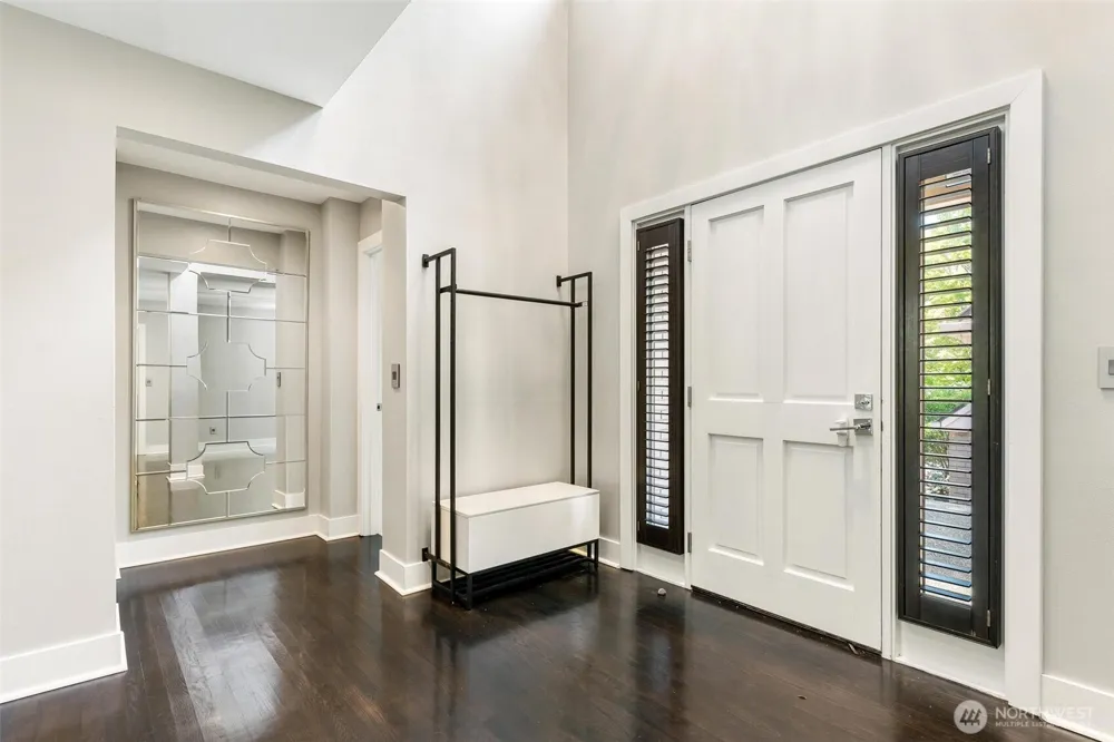 1748 Bellevue Way NE #1 Bellevue, WA 98004
