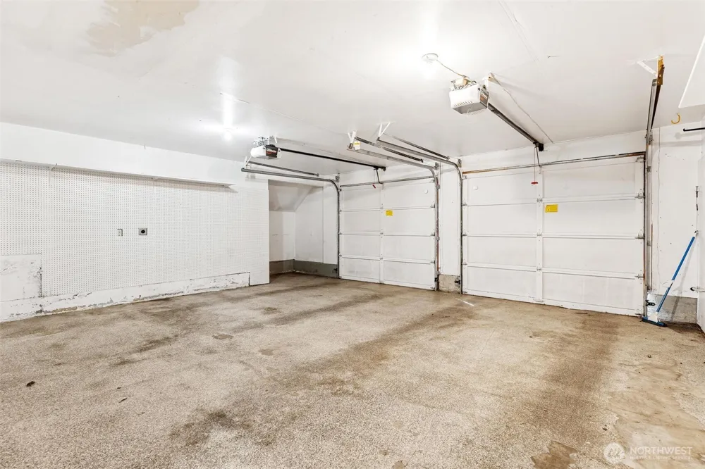 1748 Bellevue Way NE #1 Bellevue, WA 98004