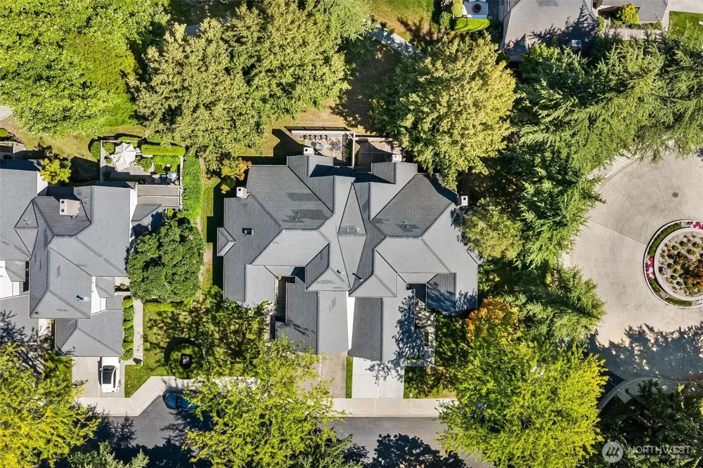1748 Bellevue Way NE #1 Bellevue, WA 98004