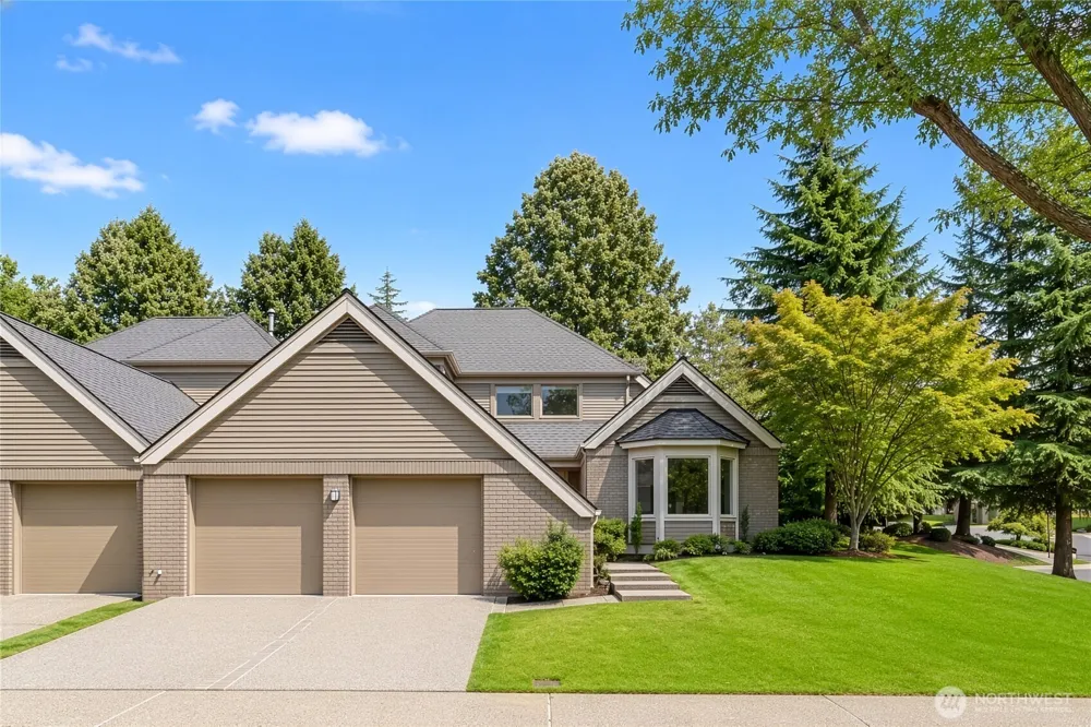 1748 Bellevue Way NE #1 Bellevue, WA 98004