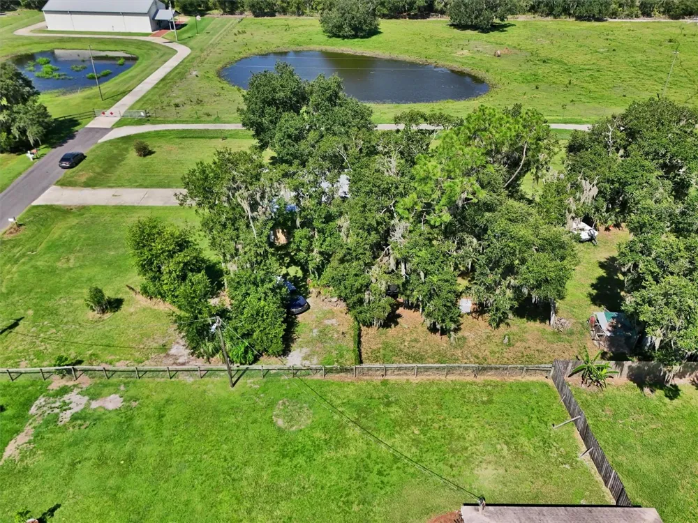 510 CLOVERLEAF DRIVE Lithia, FL 33547