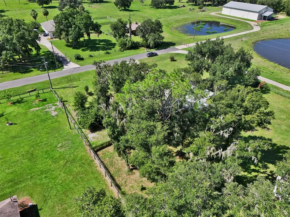 510 CLOVERLEAF DRIVE Lithia, FL 33547