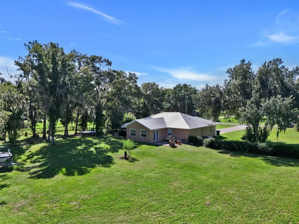 510 CLOVERLEAF DRIVE Lithia, FL 33547