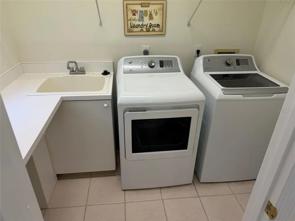 9250 NW 13TH AVENUE CIRCLE Bradenton, FL 34209