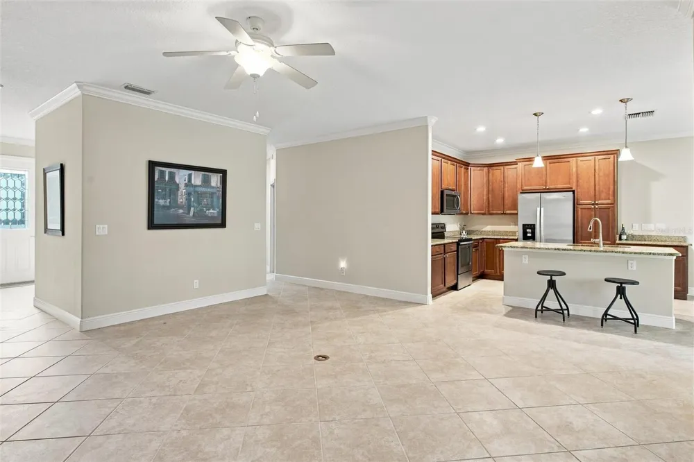 555 DOWLING CIRCLE Lady Lake, FL 32159