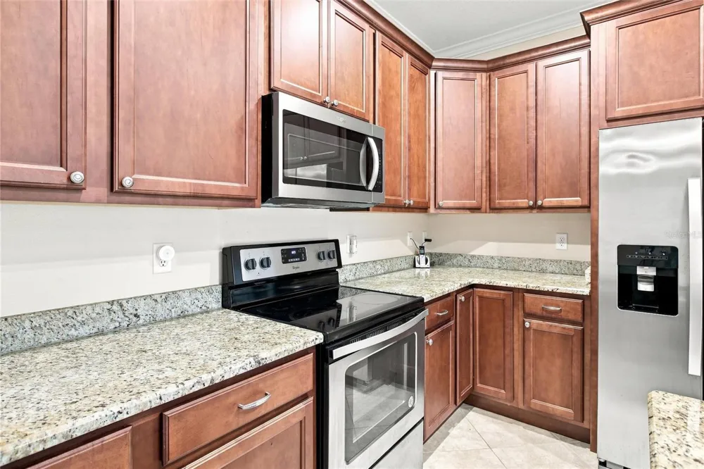 555 DOWLING CIRCLE Lady Lake, FL 32159