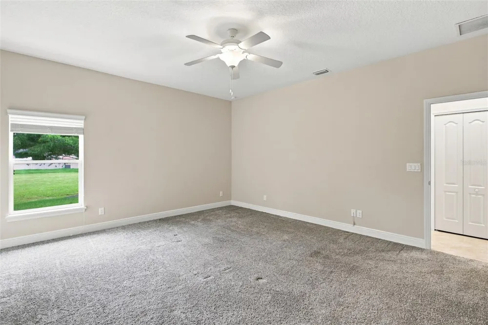 555 DOWLING CIRCLE Lady Lake, FL 32159