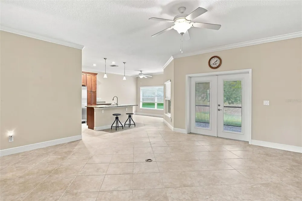 555 DOWLING CIRCLE Lady Lake, FL 32159