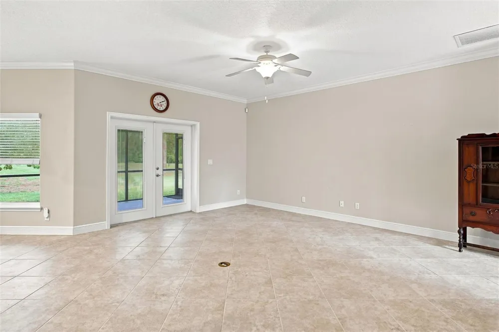 555 DOWLING CIRCLE Lady Lake, FL 32159