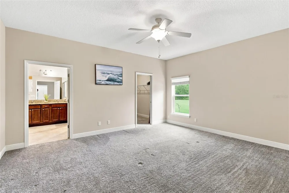 555 DOWLING CIRCLE Lady Lake, FL 32159