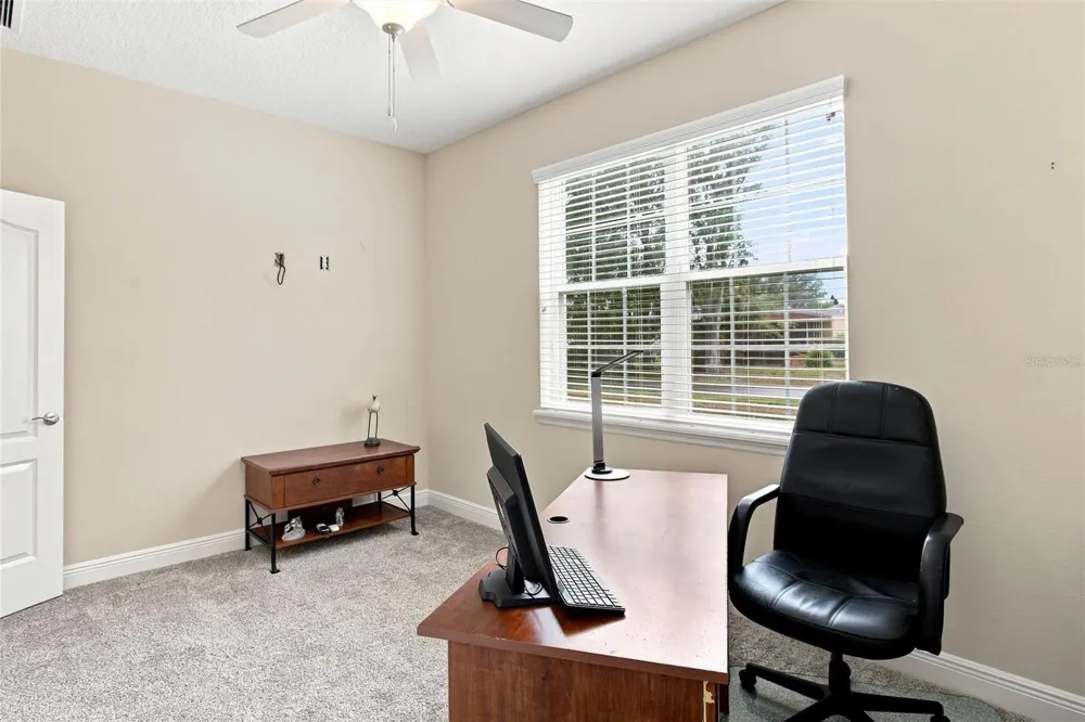 555 DOWLING CIRCLE Lady Lake, FL 32159