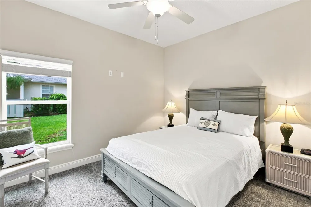 555 DOWLING CIRCLE Lady Lake, FL 32159