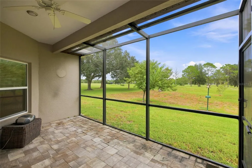 555 DOWLING CIRCLE Lady Lake, FL 32159