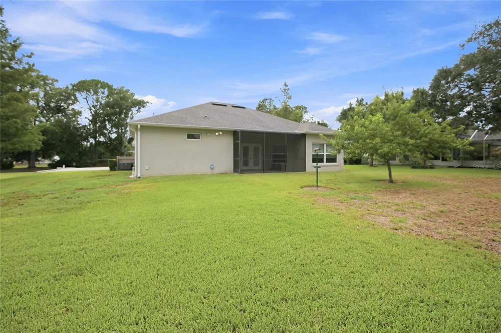 555 DOWLING CIRCLE Lady Lake, FL 32159