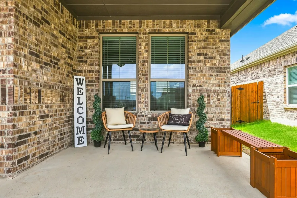 401 Llano Lane Red Oak, TX 75154