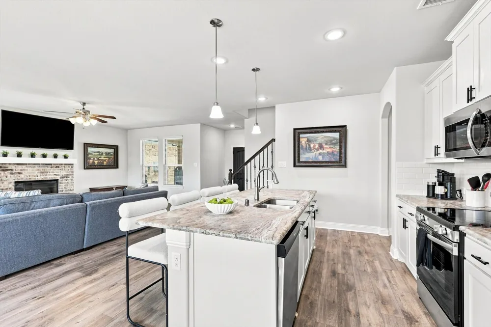 401 Llano Lane Red Oak, TX 75154