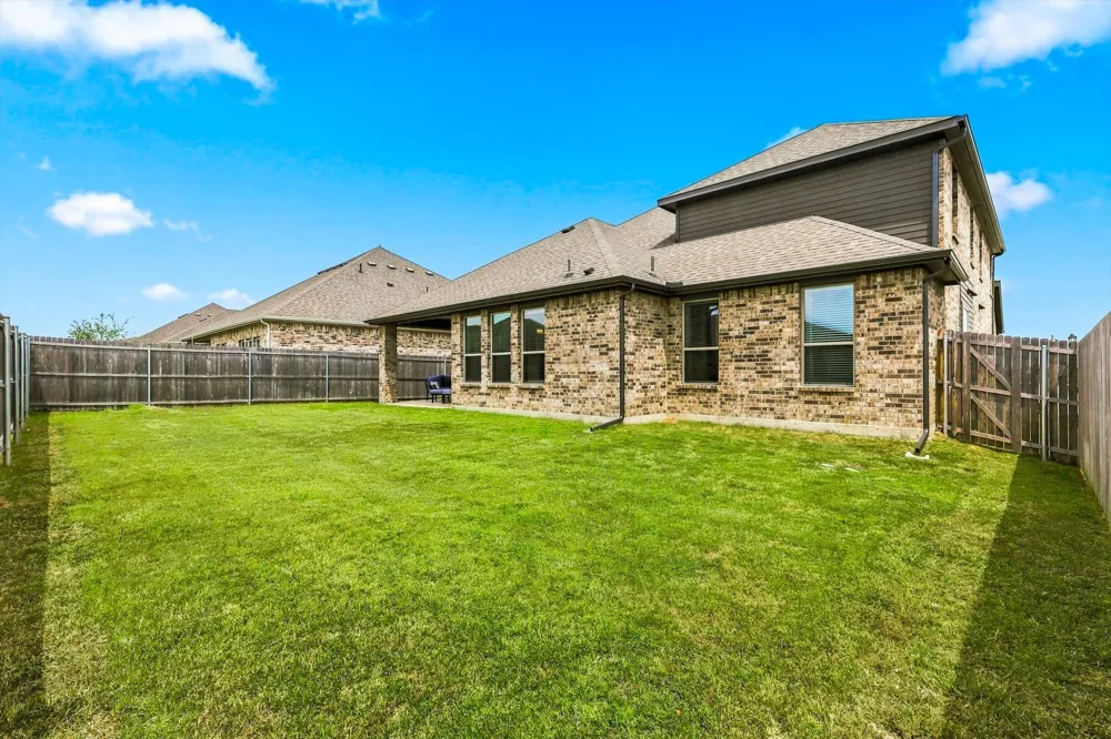 401 Llano Lane Red Oak, TX 75154