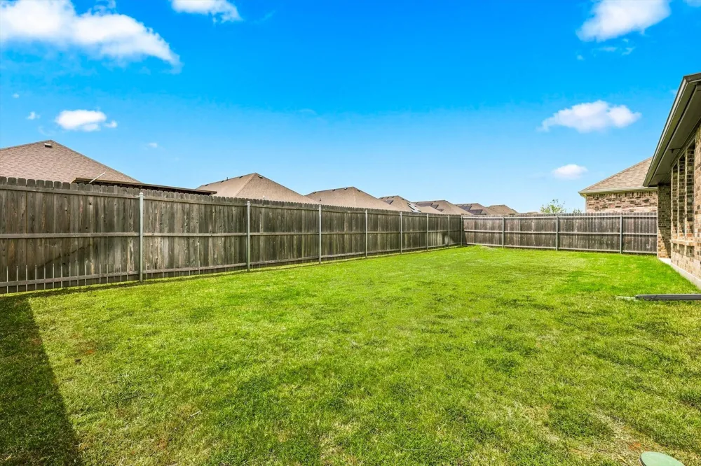 401 Llano Lane Red Oak, TX 75154