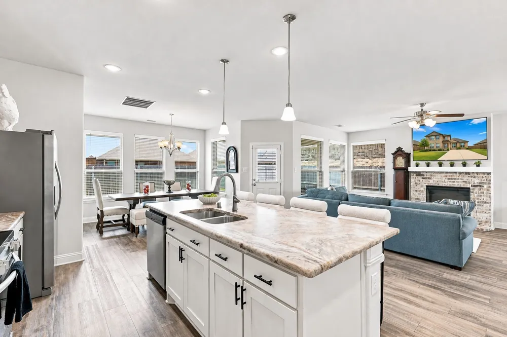 401 Llano Lane Red Oak, TX 75154