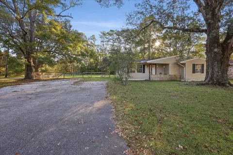 380 Croom