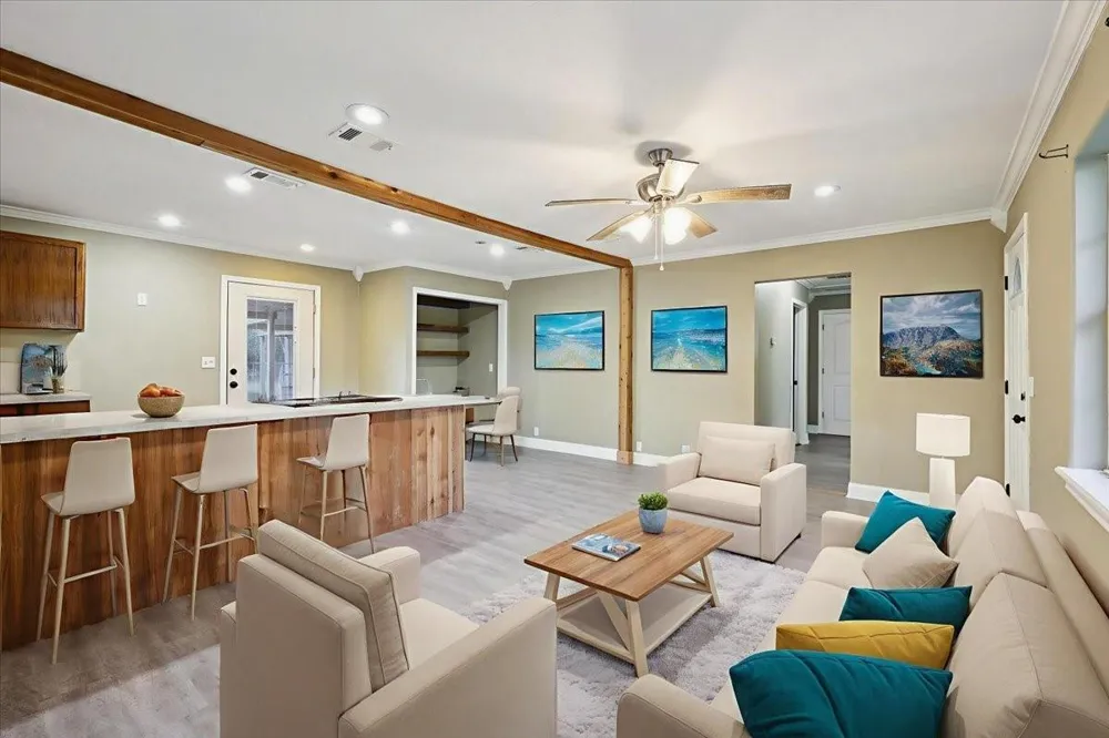 380 Croom Vidor, TX 77662