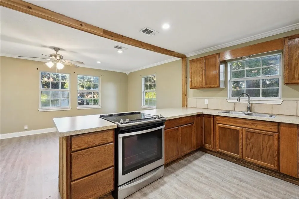 380 Croom Vidor, TX 77662