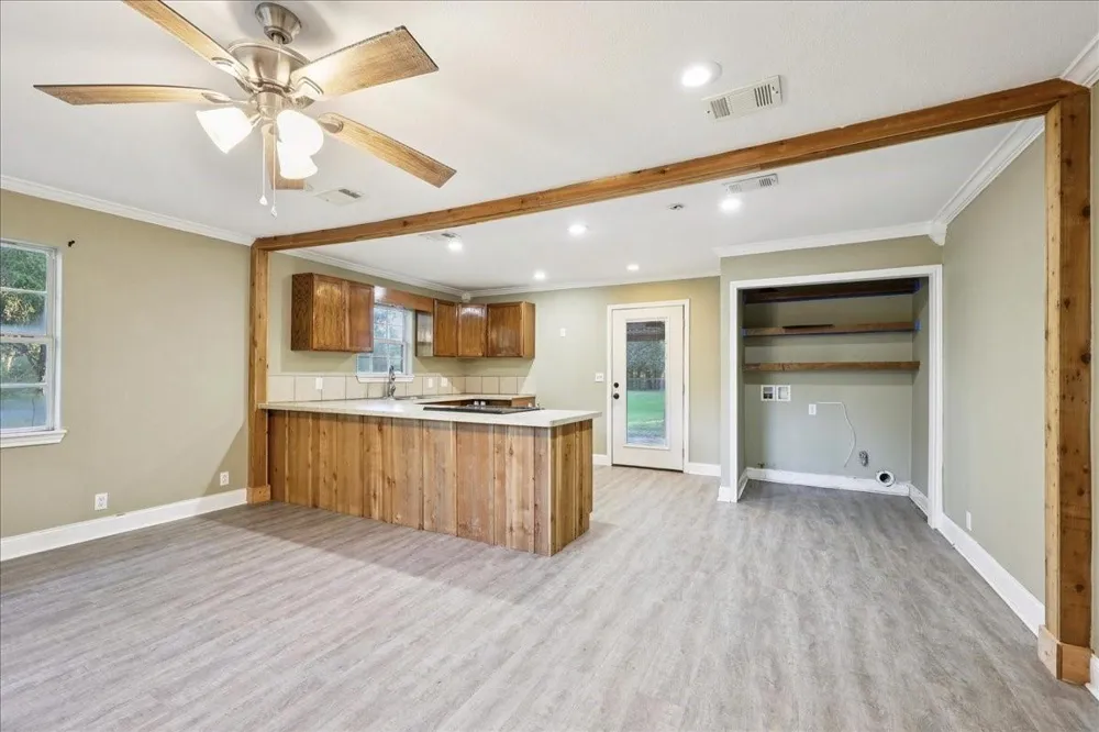 380 Croom Vidor, TX 77662