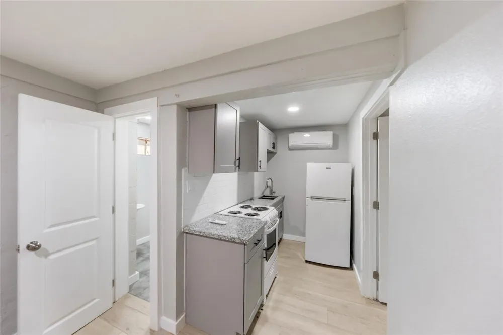 213 Caplin Street Houston, TX 77022