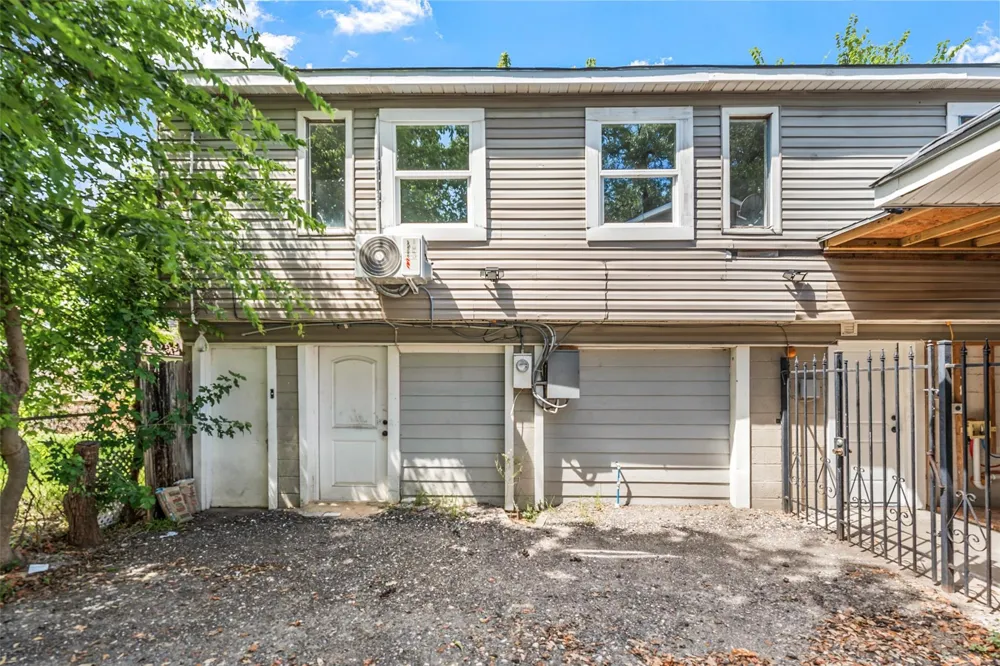 213 Caplin Street Houston, TX 77022