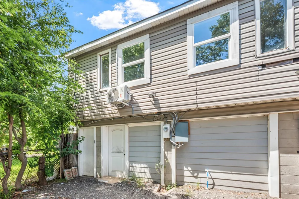 213 Caplin Street Houston, TX 77022