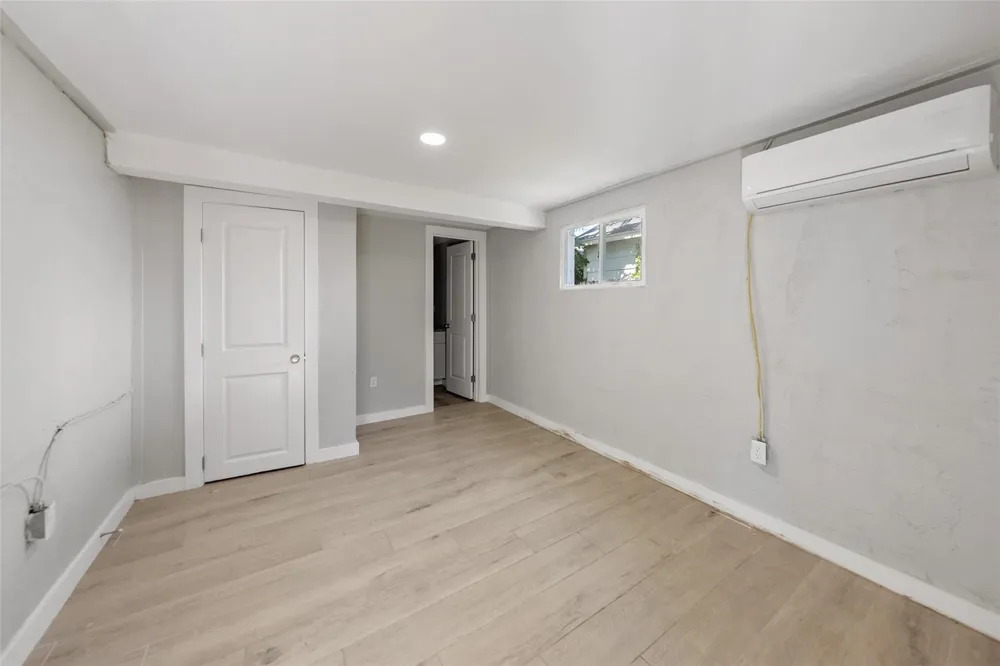 213 Caplin Street Houston, TX 77022