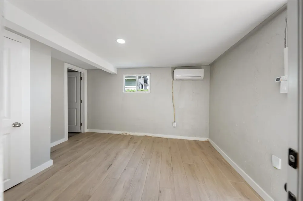213 Caplin Street Houston, TX 77022