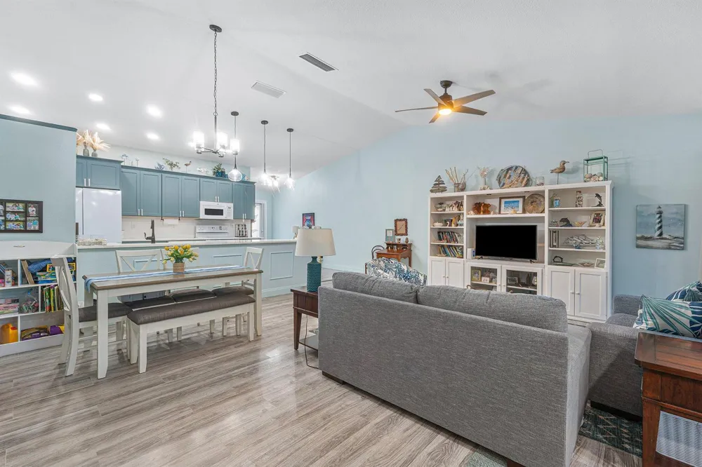 5225 Spice Drive Palm Beach Gardens, FL 33418