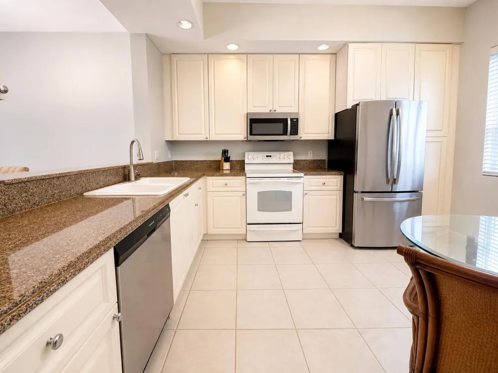 6 HARBOUR ISLE DRIVE E #205 Fort Pierce, FL 34949